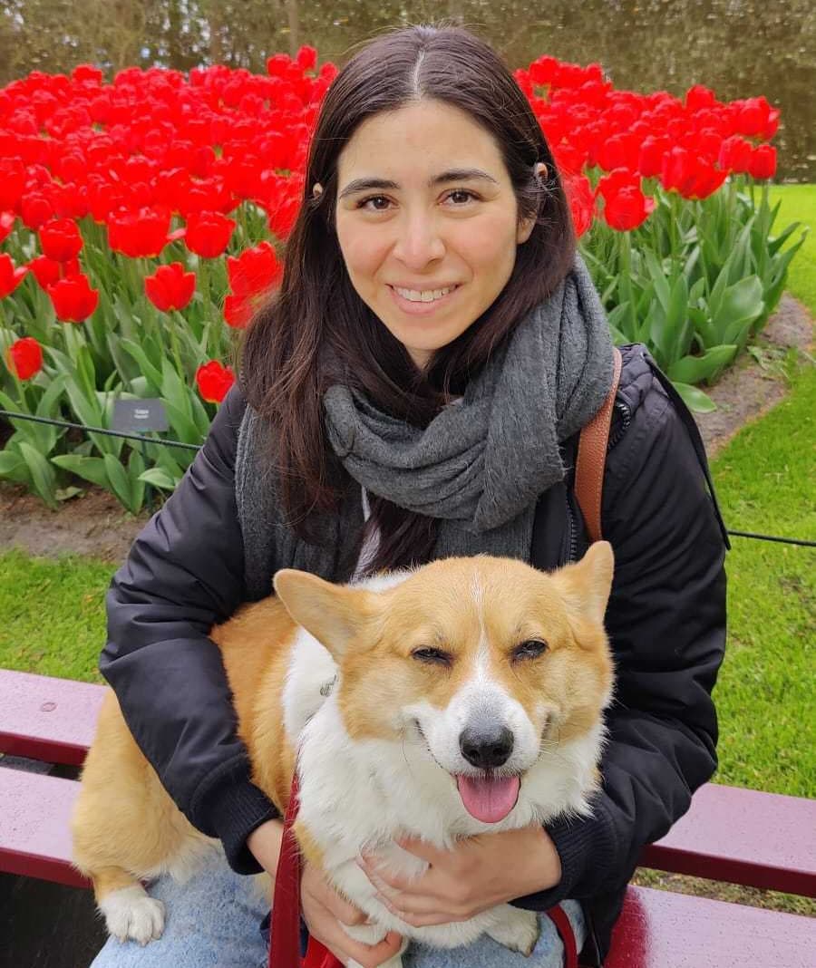 Picture of Berenice with a corgi dog